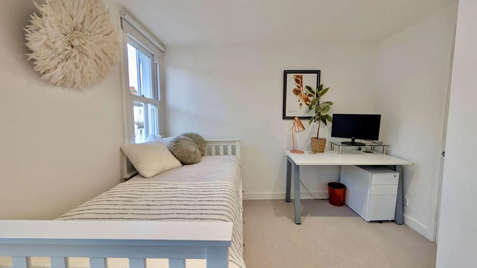 Luxury House With Parking In London Villa Teddington Holiday home