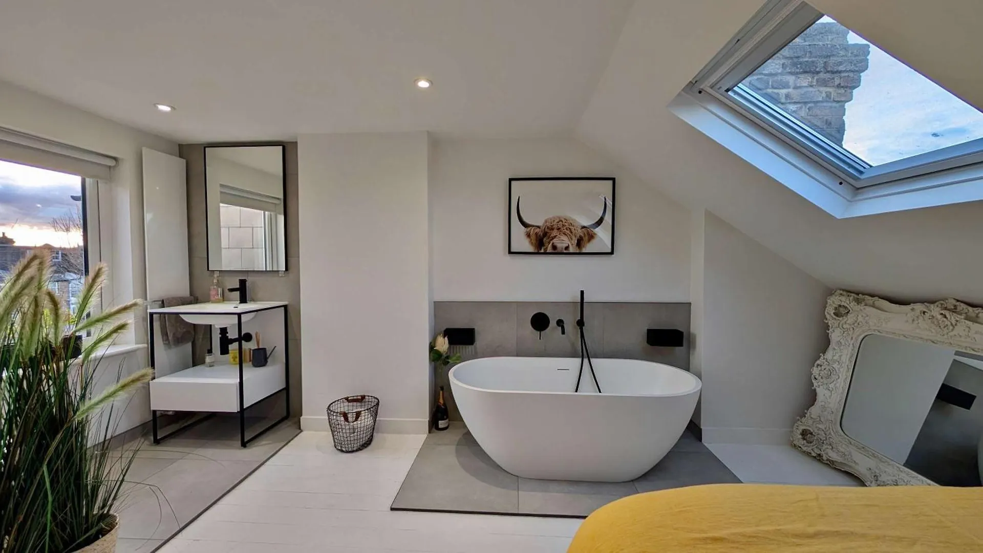 Holiday home Luxury House With Parking In London Villa Teddington