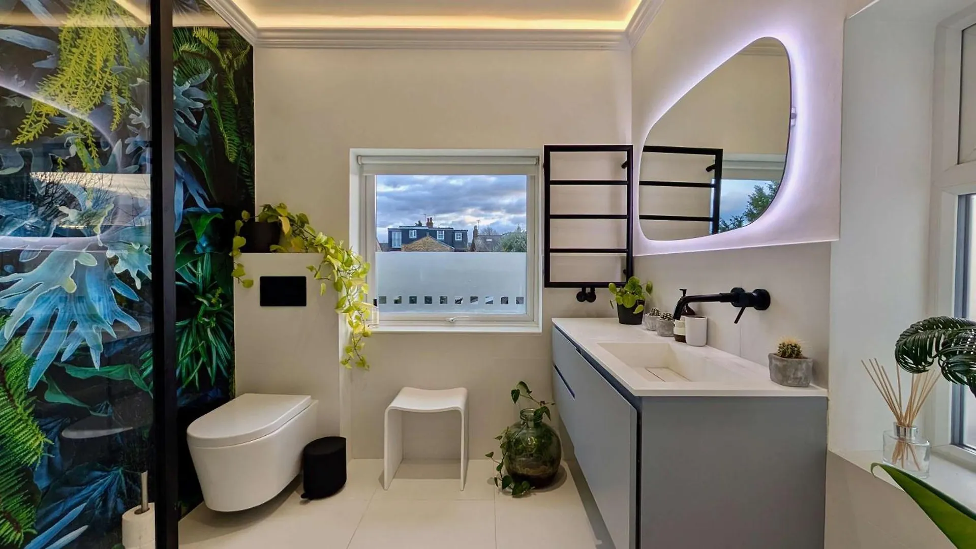 Holiday home Luxury House With Parking In London Villa Teddington United Kingdom