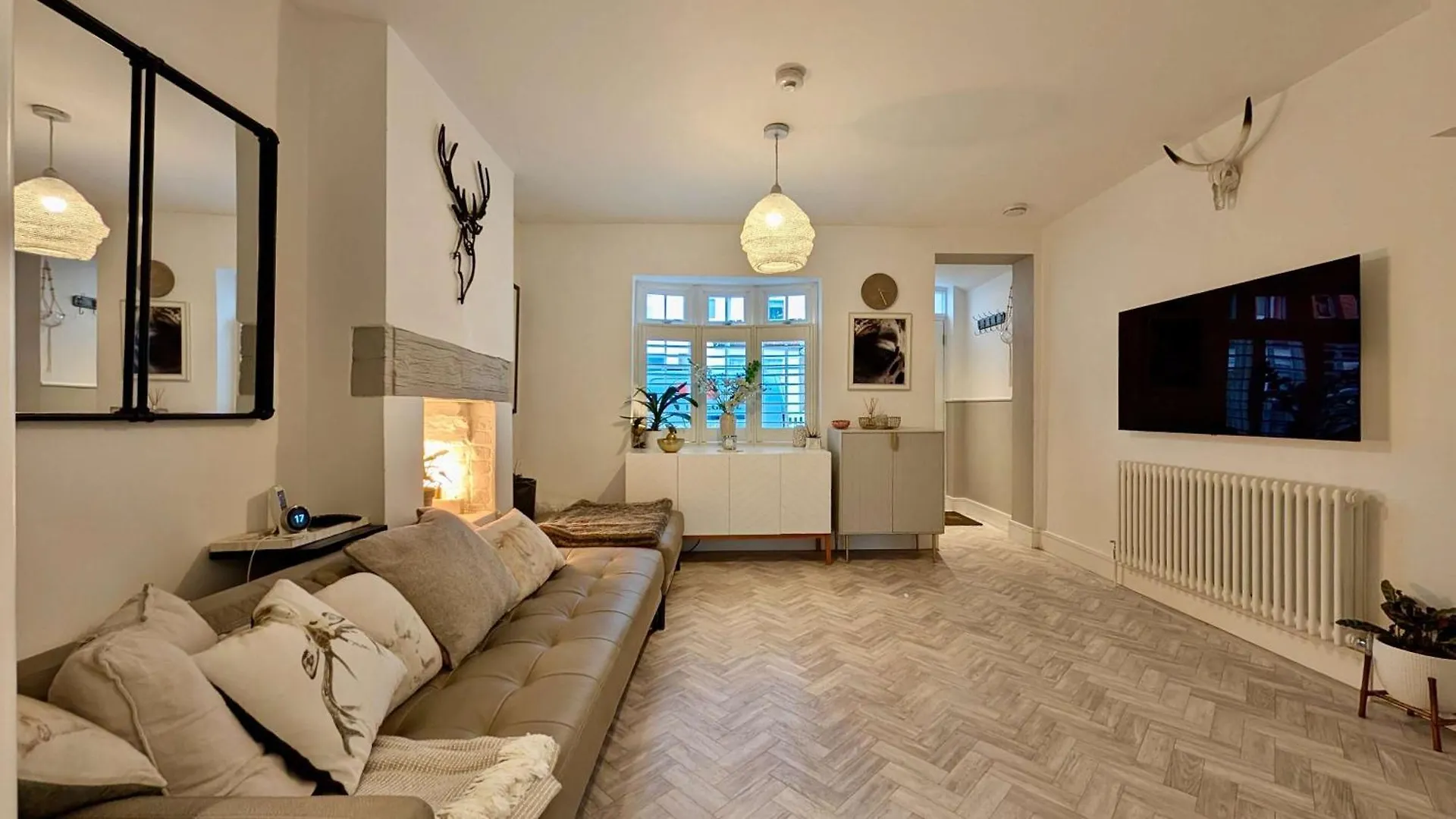 Luxury House With Parking In London Villa Teddington 0*,
