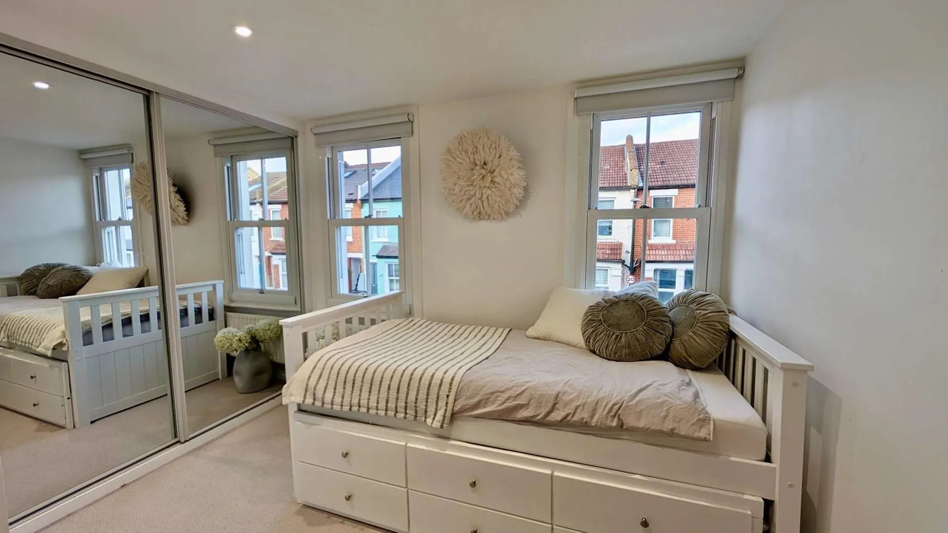 Luxury House With Parking In London Villa Teddington 0*,  United Kingdom